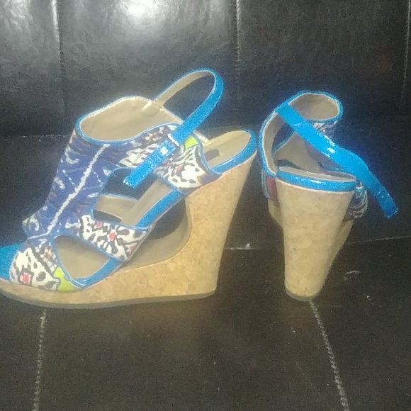 Ladies Wedges - Picture 2 of 3